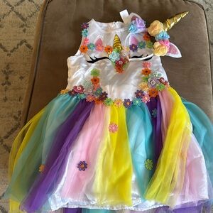 Unicorn Halloween costume. Size smallNo tags but never worn